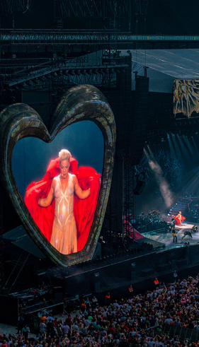 Pink – Beautiful Trauma Tour